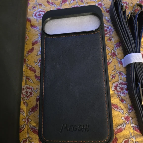 Google Pixel 9 Pro XL Wallet Case – Wristlet & Crossbody – Brand New - Picture 6 of 8